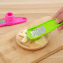Load image into Gallery viewer, Garlic Press Grater Slicer Plastic Grinding Tool Kitchen Accessories